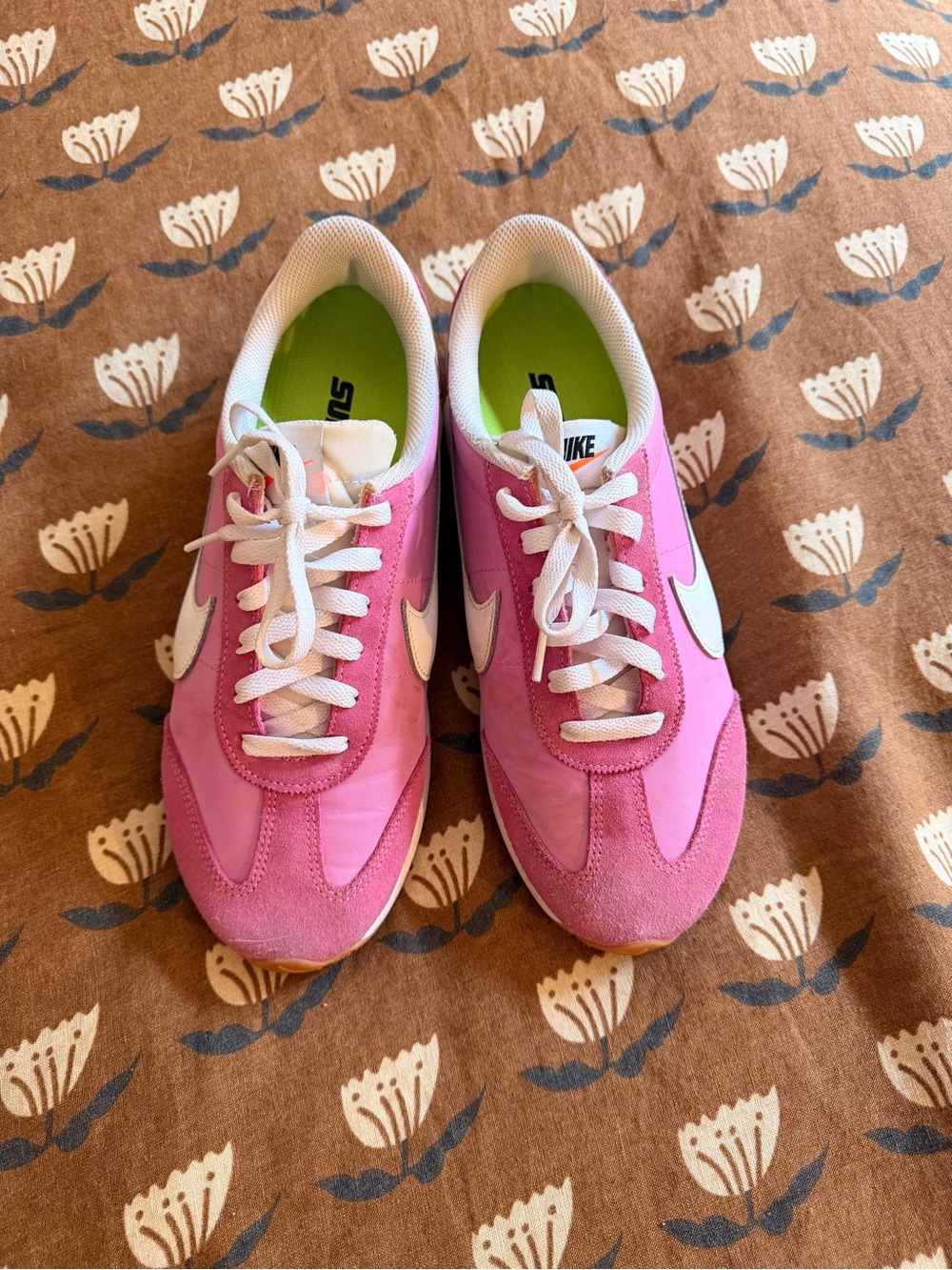 Nike Pink & White Women's Retro Runner Sneakers (Pacific)